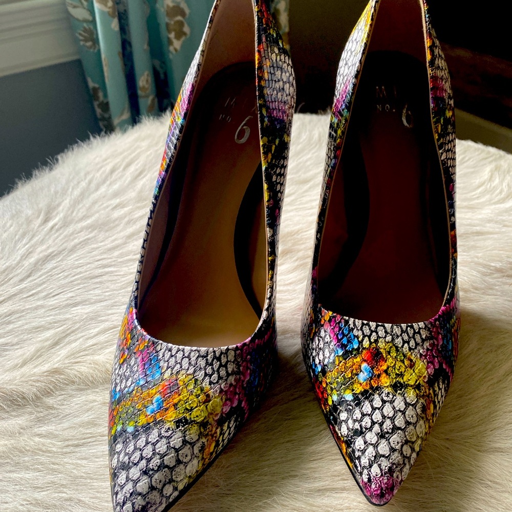 NWOT Mix No. 6 Fanta snakeskin pumps! size 9M.